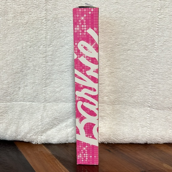 Mattel Barbie 2011 June Alexandrite Birthstone - Picture 5 of 8